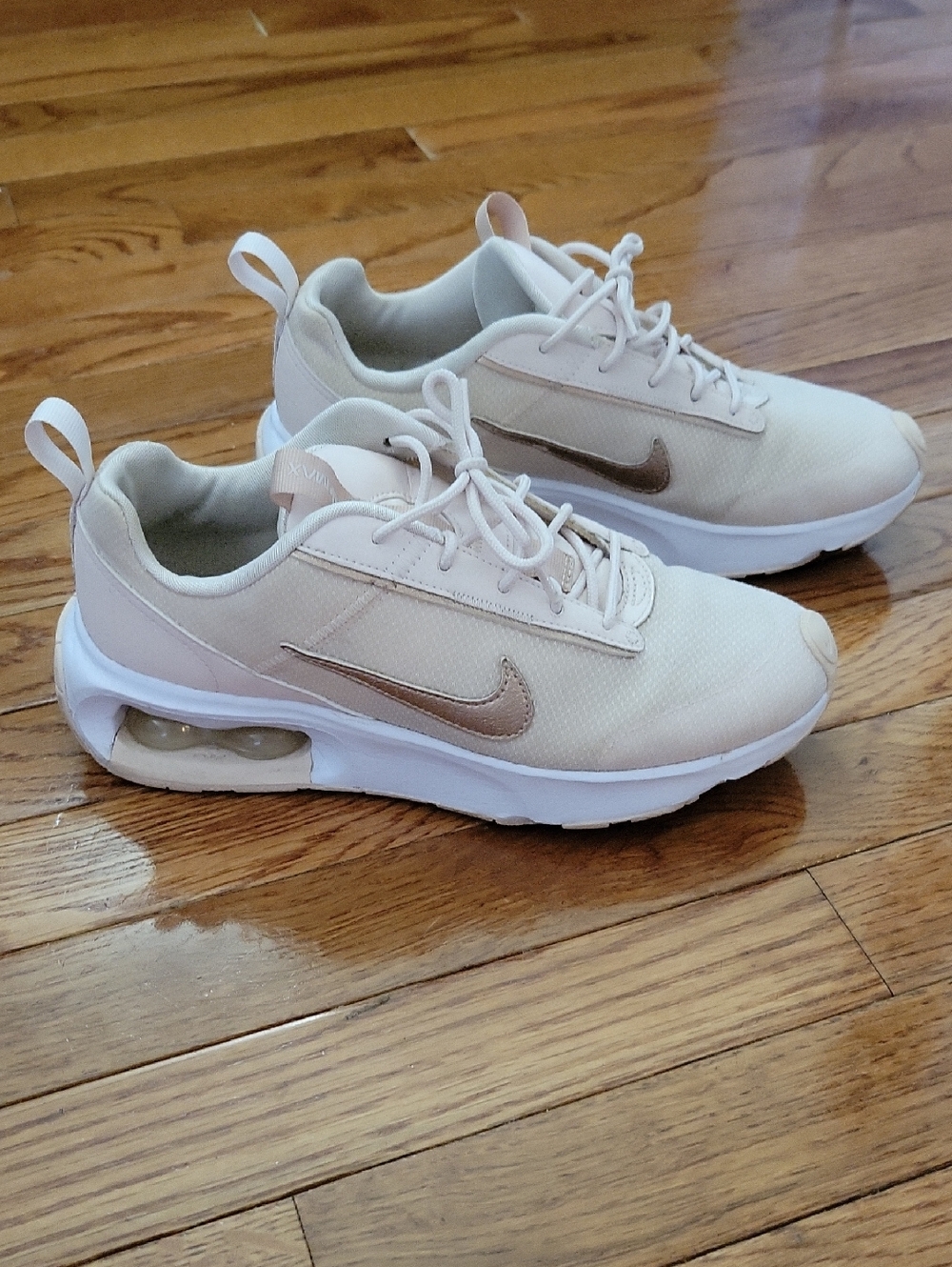 Nike Women’s Air Max INTRLK Lite Sneakers
